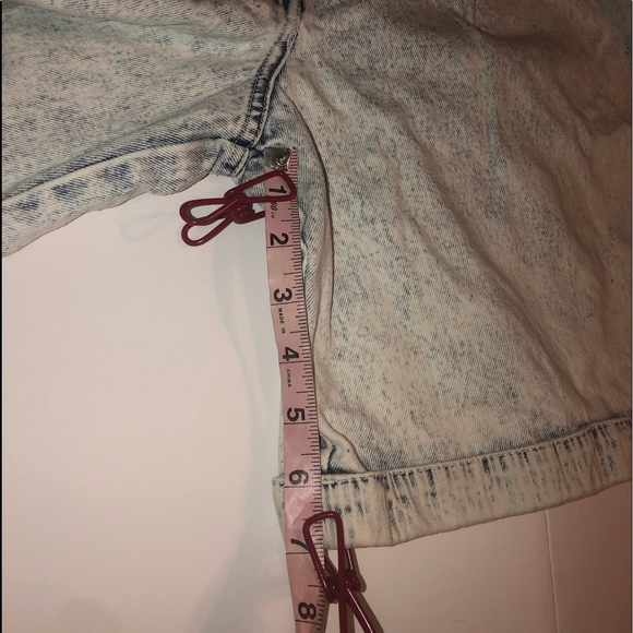 VINTAGE 1980’s OVERALL DISTRESSED PINSTRIPE DENIM SHORTALLS - Picture 7 of 16